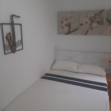 Alquiler Habitacion- Descanso Sabadell - Bano Compartido Ngoại thất bức ảnh