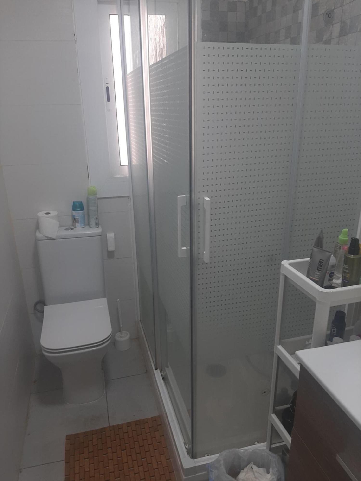 Alquiler Habitacion- Descanso Sabadell - Bano Compartido Ngoại thất bức ảnh