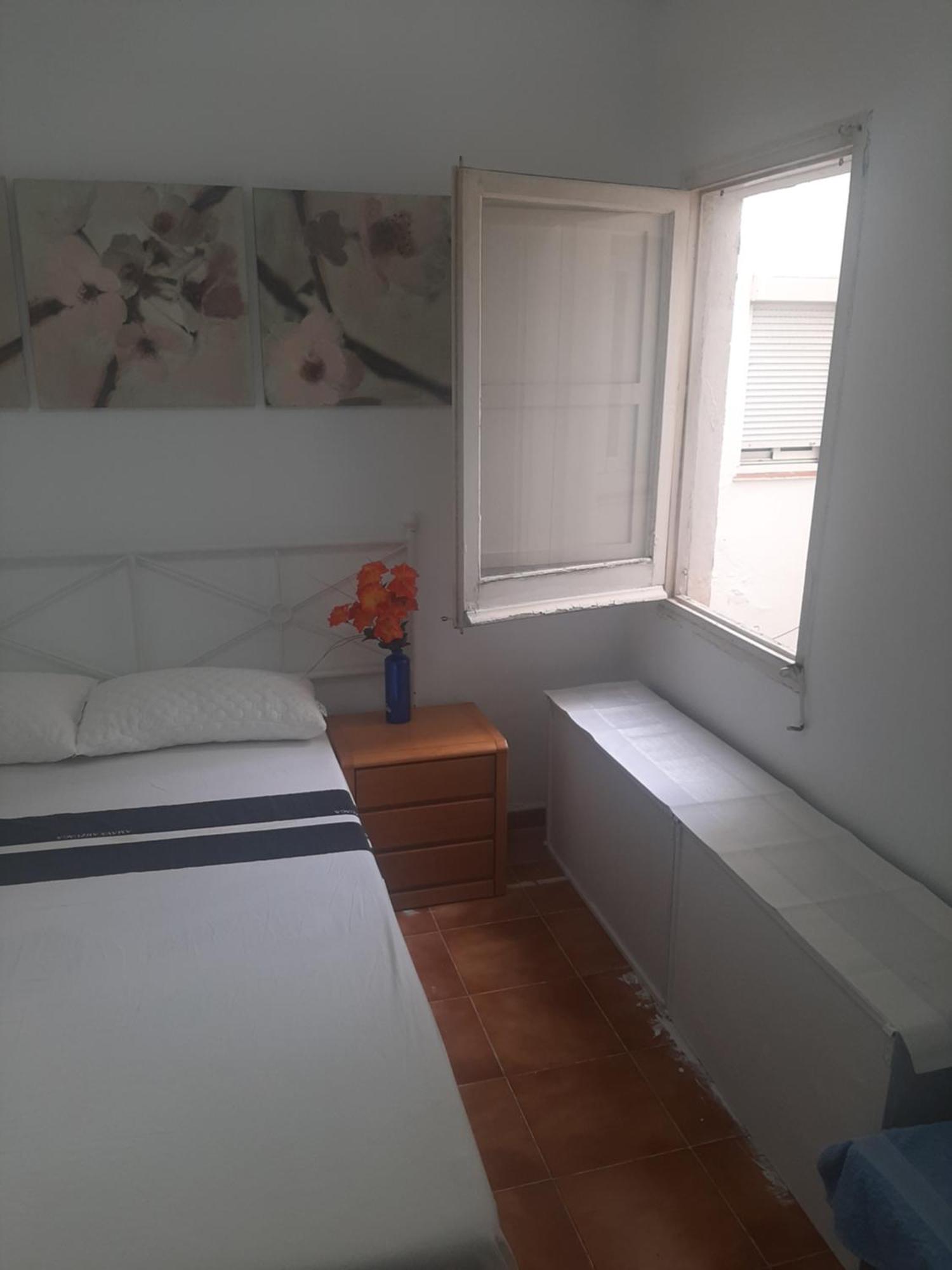 Alquiler Habitacion- Descanso Sabadell - Bano Compartido Ngoại thất bức ảnh