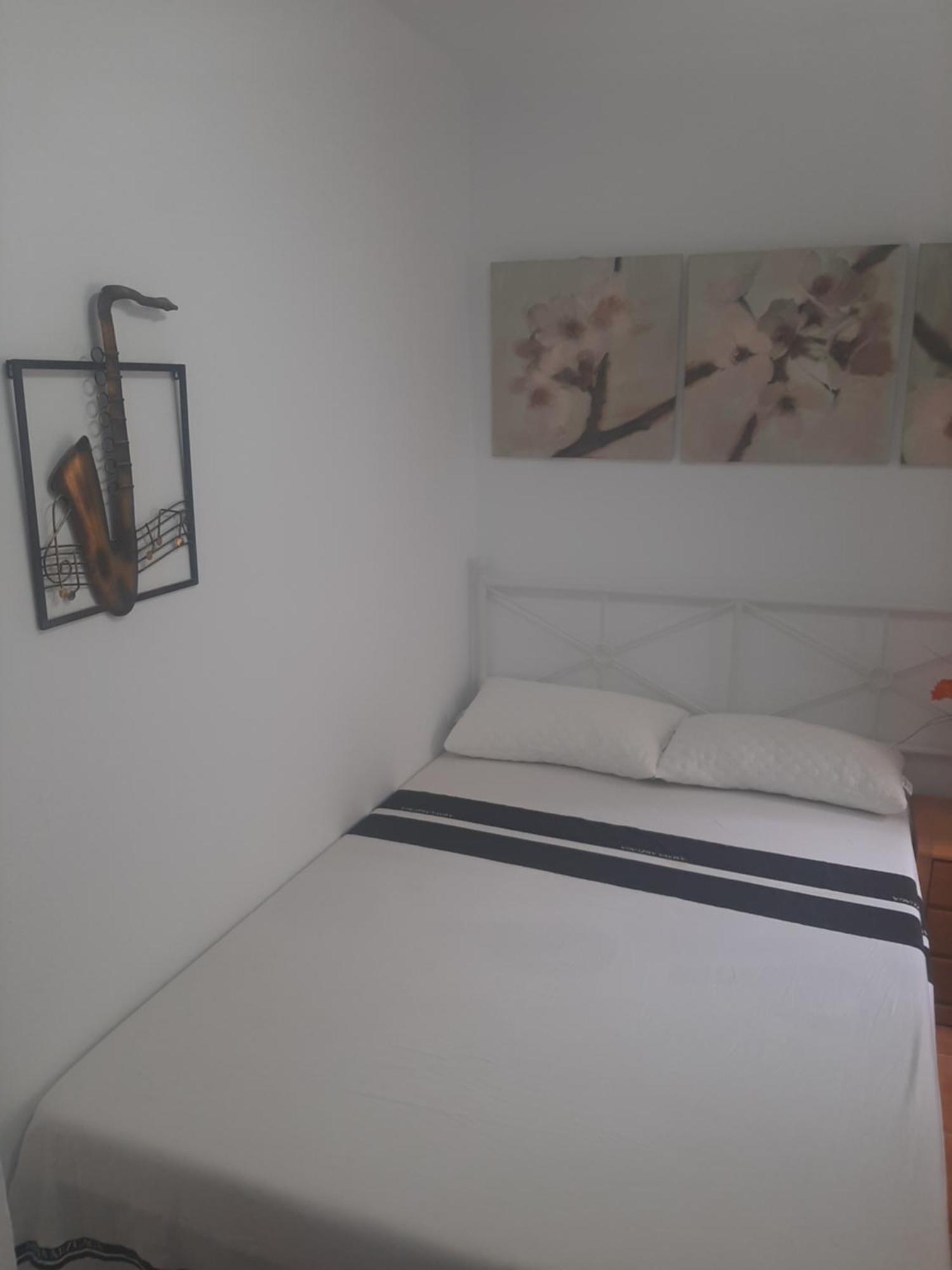 Alquiler Habitacion- Descanso Sabadell - Bano Compartido Ngoại thất bức ảnh